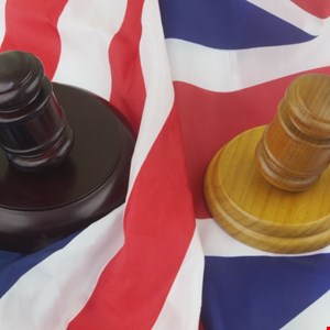 Autoridades dos EUA e do Reino Unido acusam dois hackers suspeitos de serem dispersos