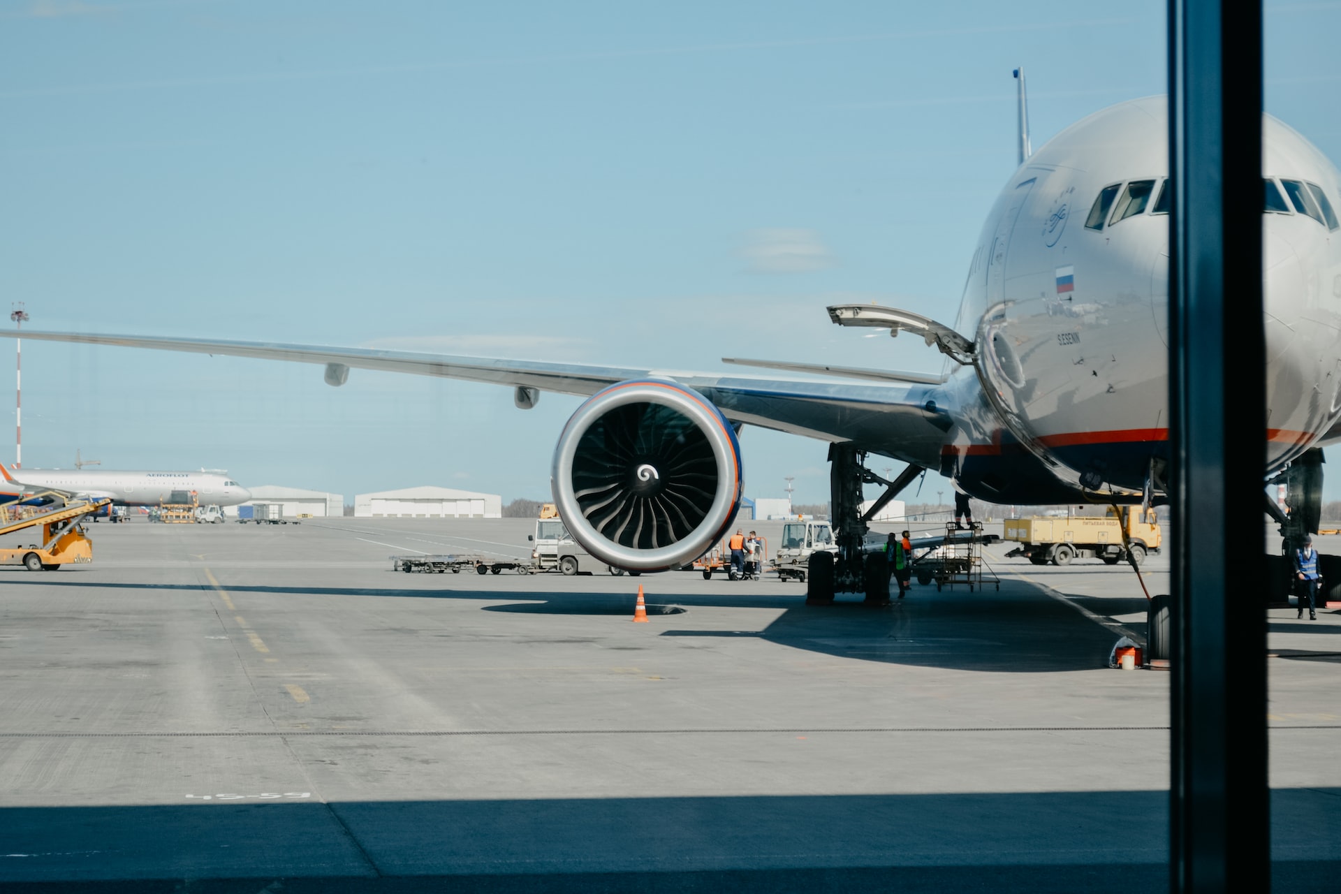 Um grande ataque cibernético atinge aeroportos europeus. Voos aterrados.