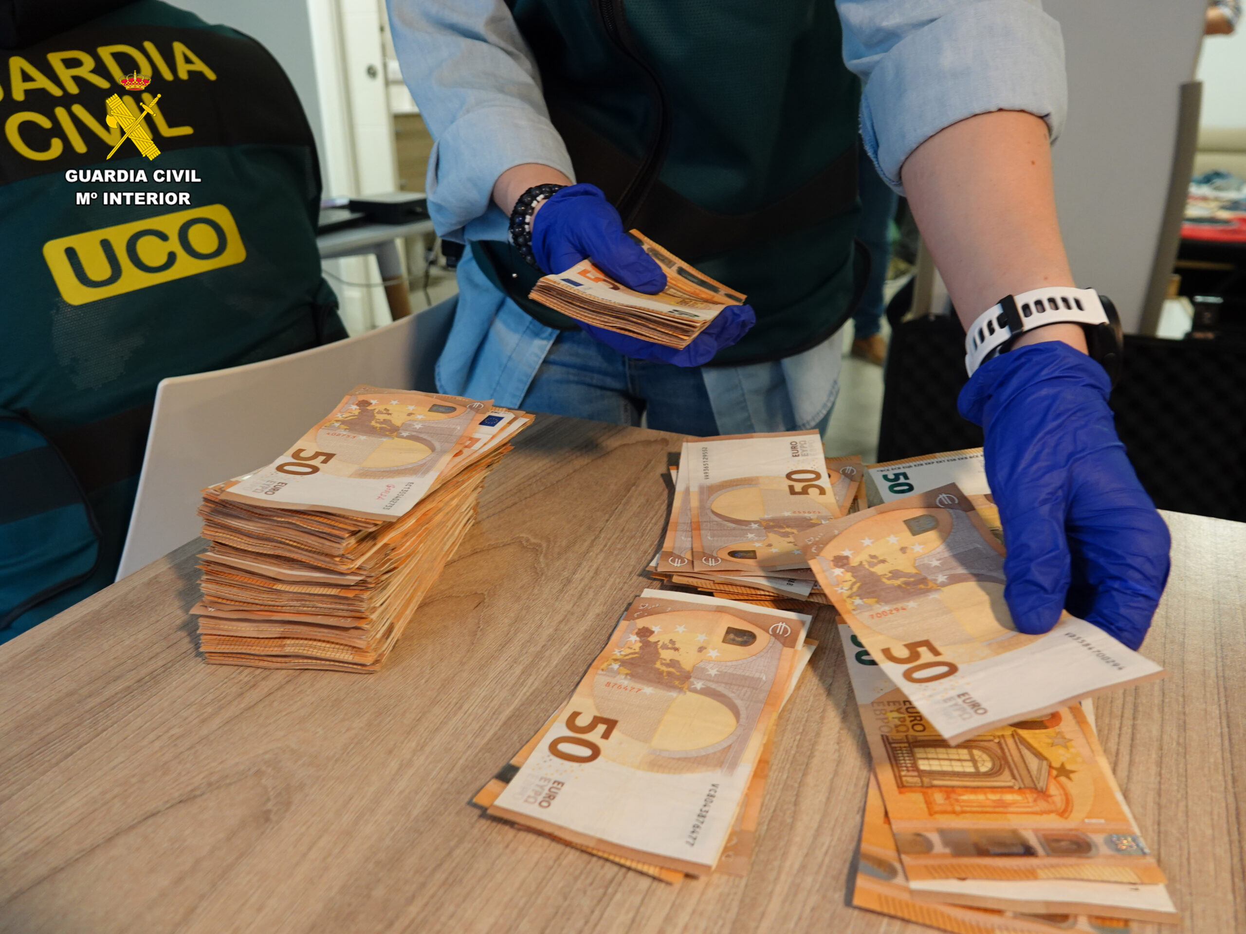 Anel de crimes cibernéticos GXC Team desmantelado na Espanha, líder de 25 anos detido