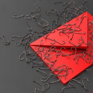 UTA0388 alinhada à China usa ferramentas de IA em campanhas globais de phishing