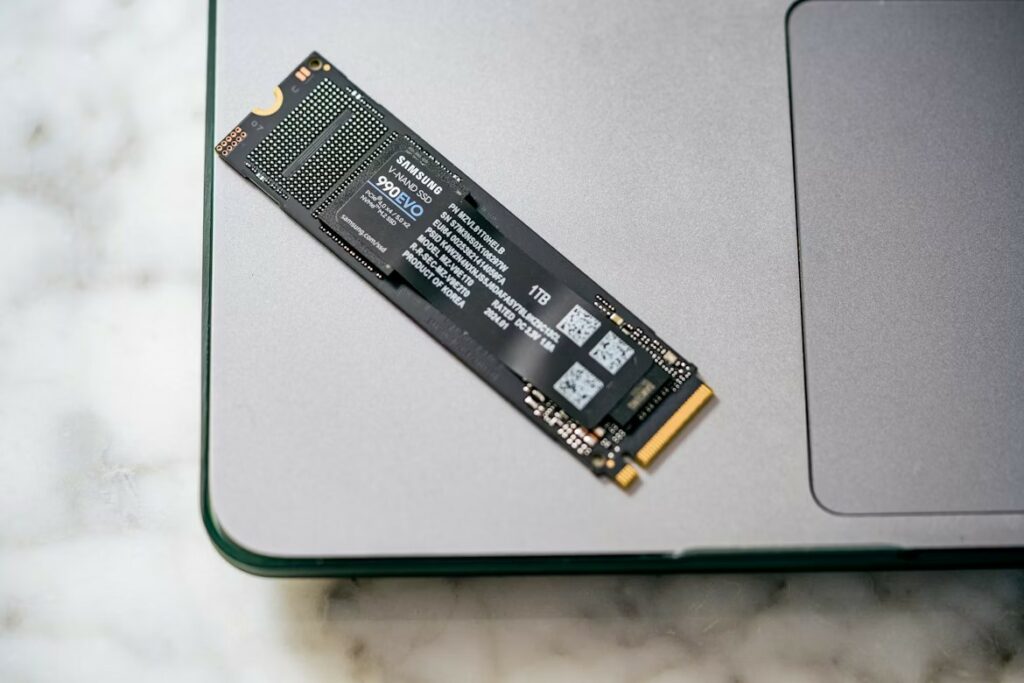 Be careful when using SSDs! Without power, you risk data loss – Against Invaders